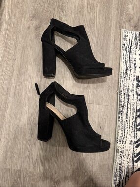 Women's Black Suede Peep-Toe Block Heel Sandals